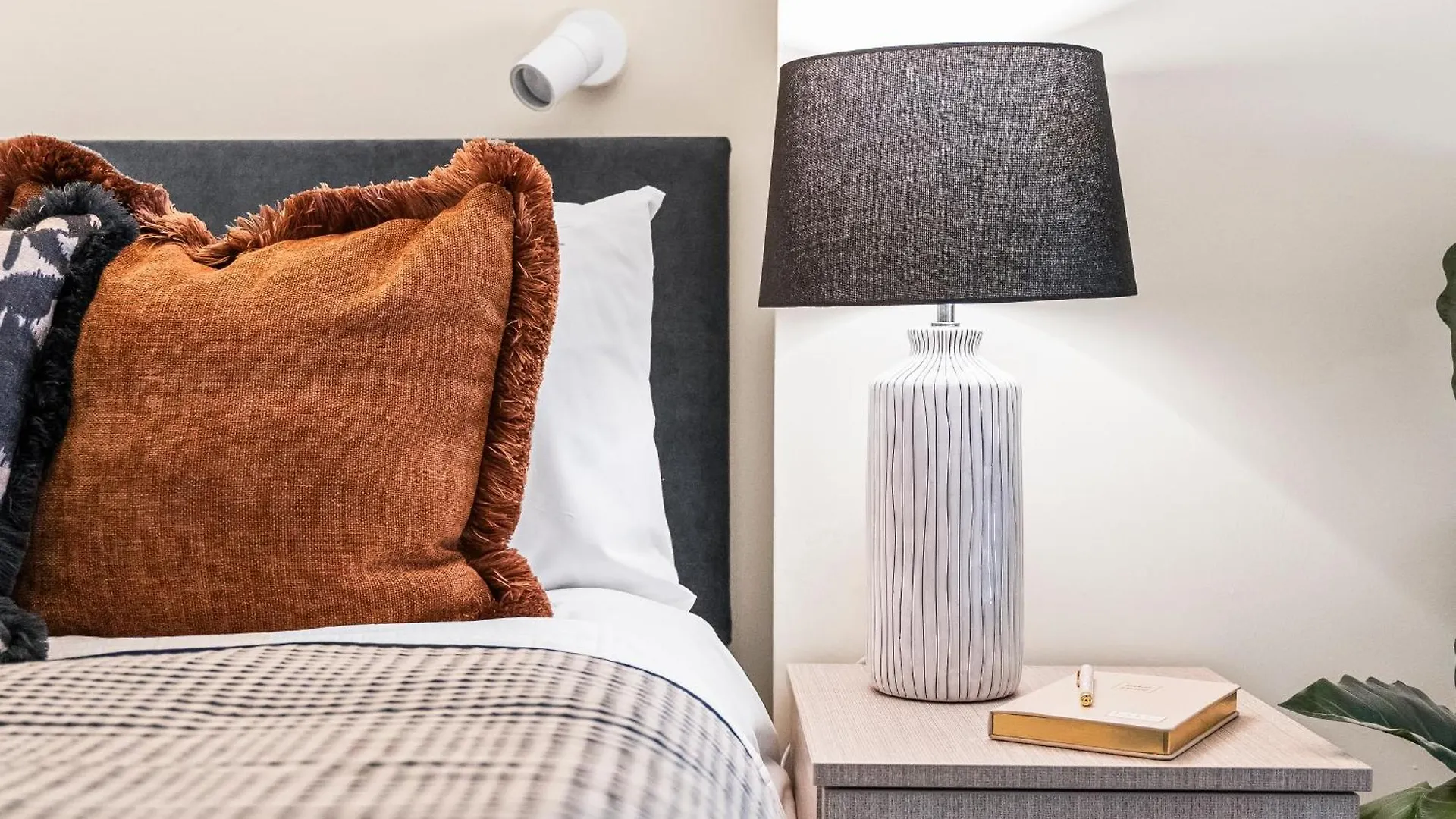 City Centre Split Level Loft Apartment With Fast Wifi Λιντς